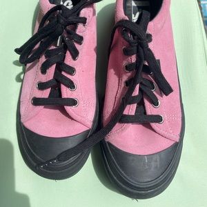 Uber-funky PINK SUEDE VANS!!